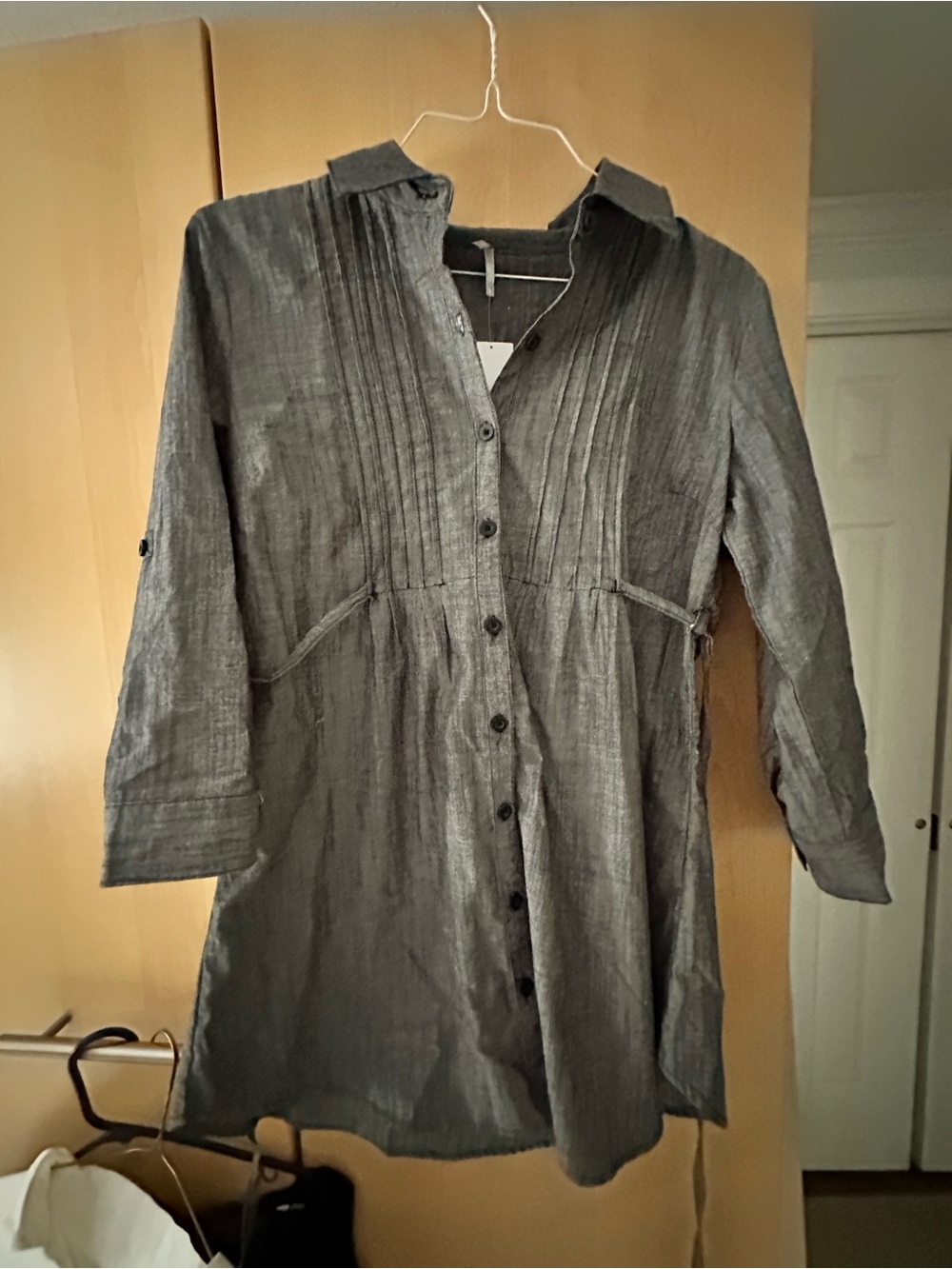 Max Race Chic gray pin tuck blouse ties back for a curvy silhouette